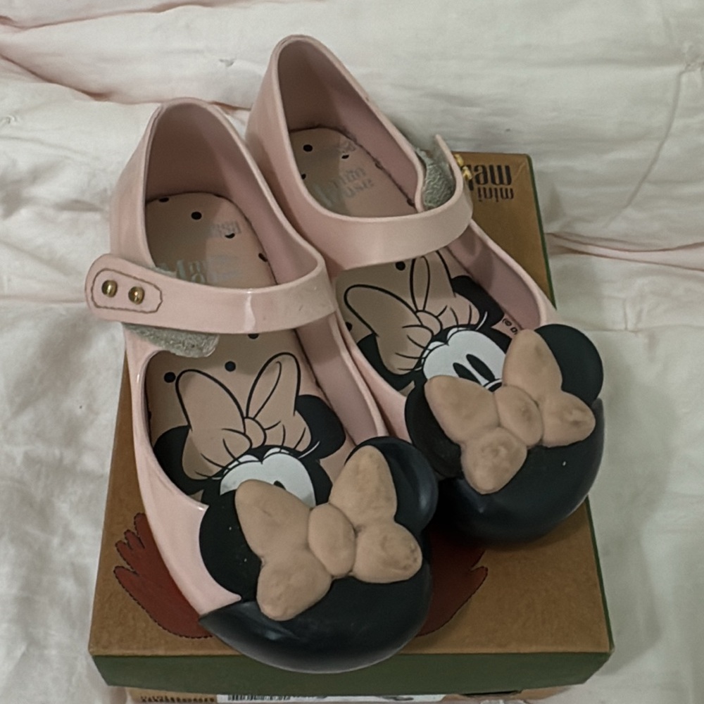 Mini Melissa Pink and Black Dress Shoes with Minnie Mouse Design